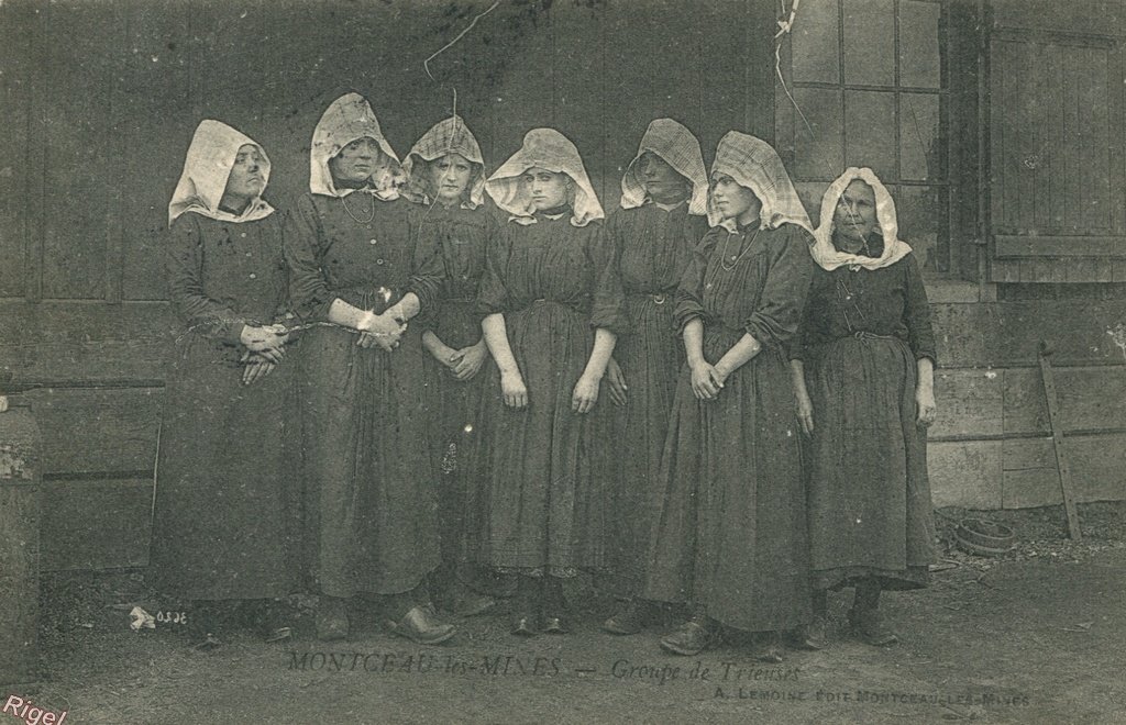 71-Montceau - Groupe de Trieuses - A Lemoine Edit.jpg