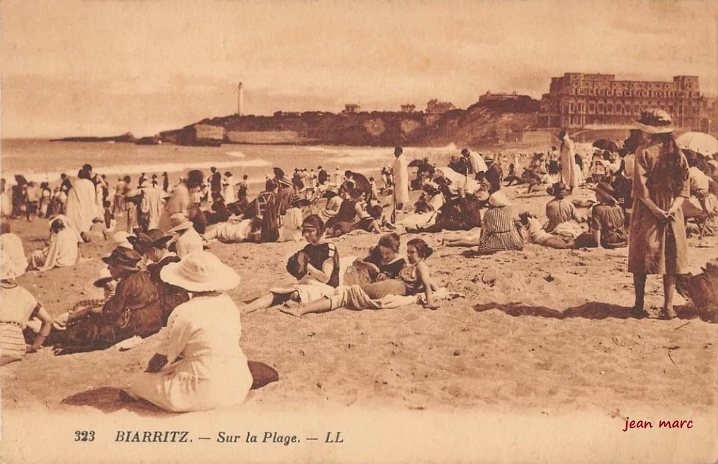 Biarritz - Sur la Plage.jpg