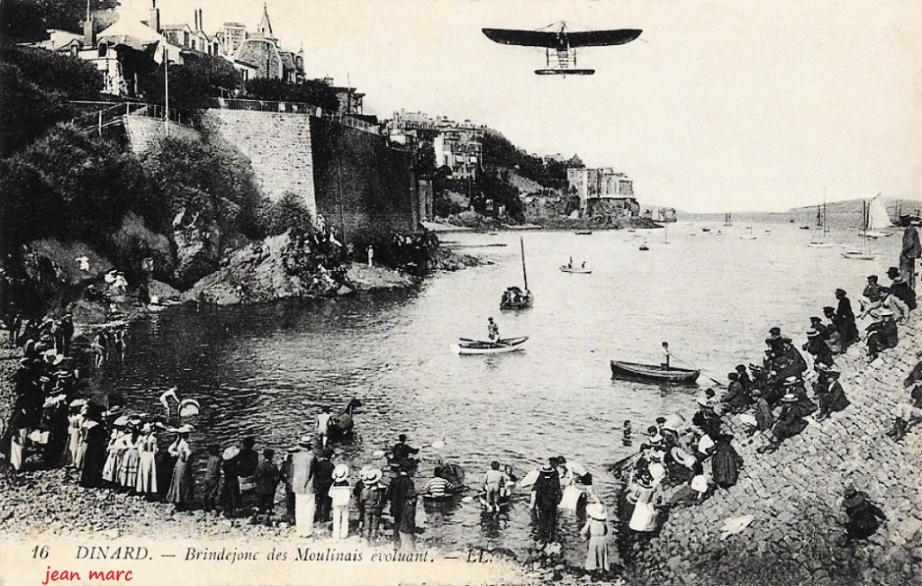 Dinard - Brindejonc des Moulinais évoluant.jpg