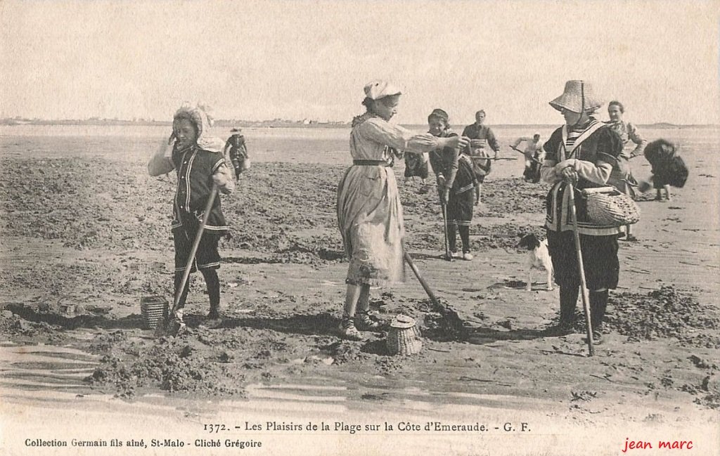 Les Plaisirs de la Plage sur la Côte d’Émeraude.jpg