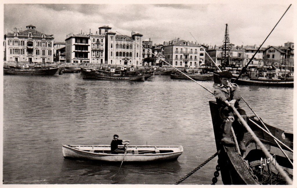 Barque Saint-Jean de Luz 1353 Yvon.jpg