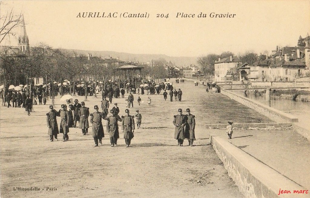 Aurillac - Place du Gravier.jpg