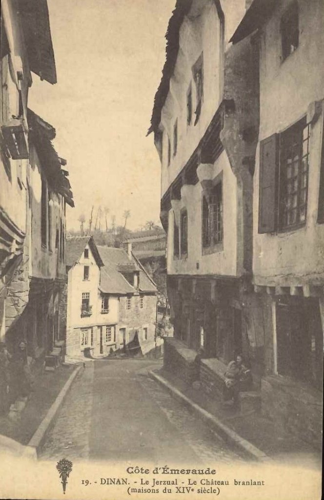 19 - Dinan - Le Jerzual - Le château bralant.jpg