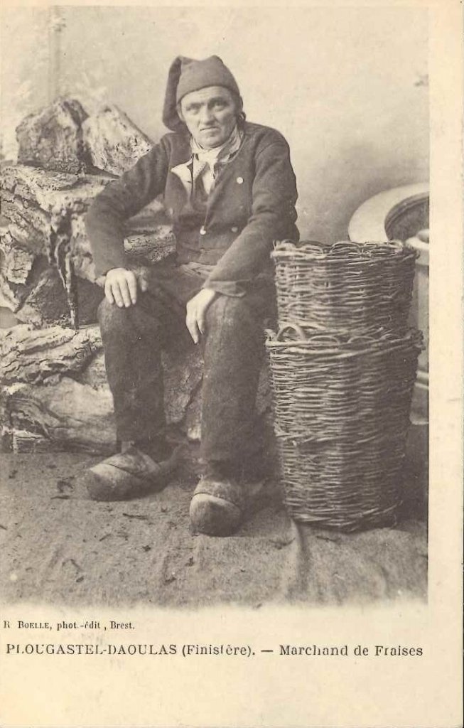 Plougastel Daoulas - Marchand de fraises.jpg