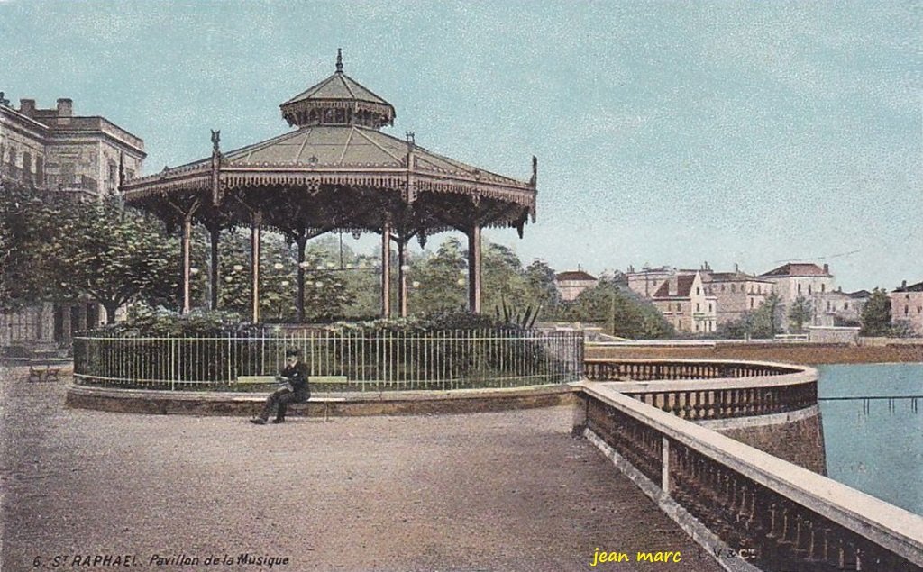 Saint-Raphaël - Pavillon de la Musique.jpg