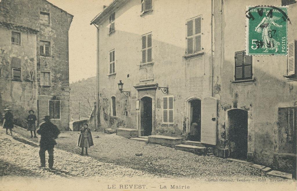 Le Revest Teyssere mairie.jpg