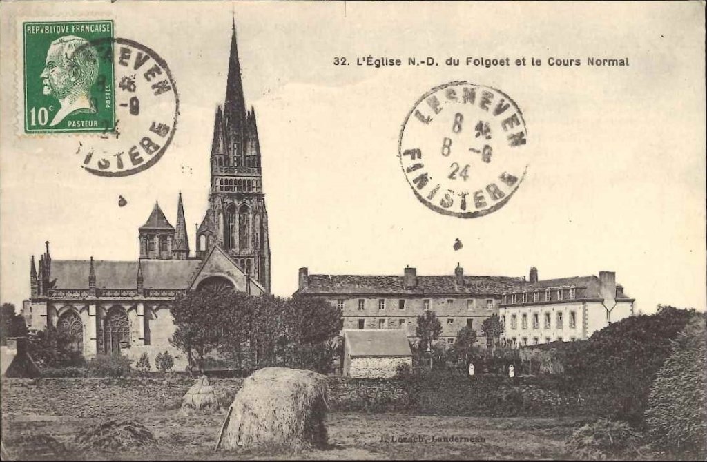 32 - L'église N.-D. du Folgoat et le cours normal.jpg