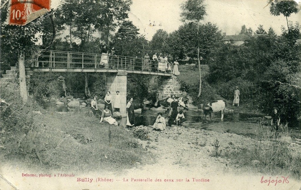 69-Bully-Passerelle sur la Turdine.jpg