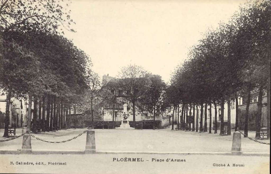 Ploermel - Place d'armes.jpg