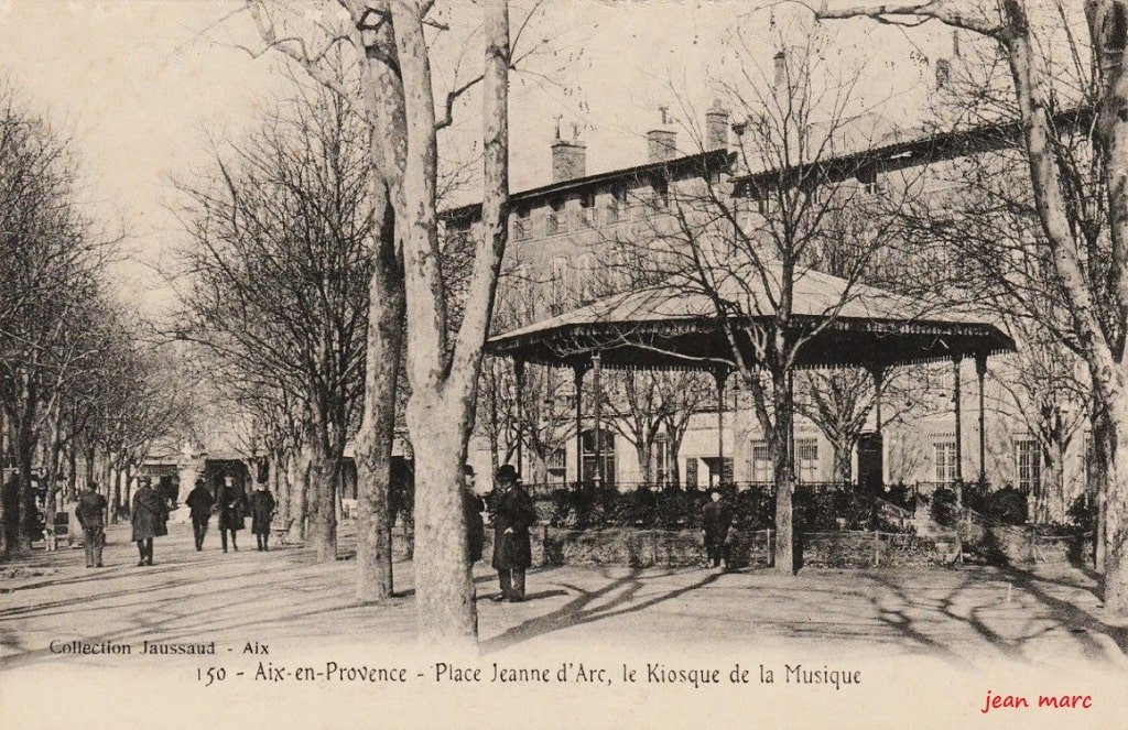Aix-en-Provence - Place Jeanne d'Arc - Le Kiosque de la Musique.jpg