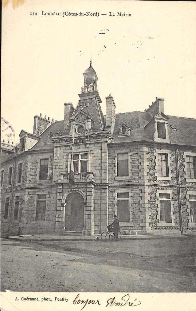 112 - Loudéac - la mairie.jpg
