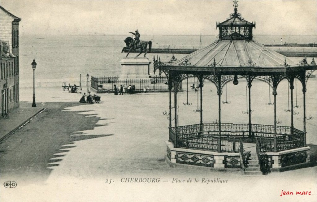Cherbourg - Place de la République.jpg