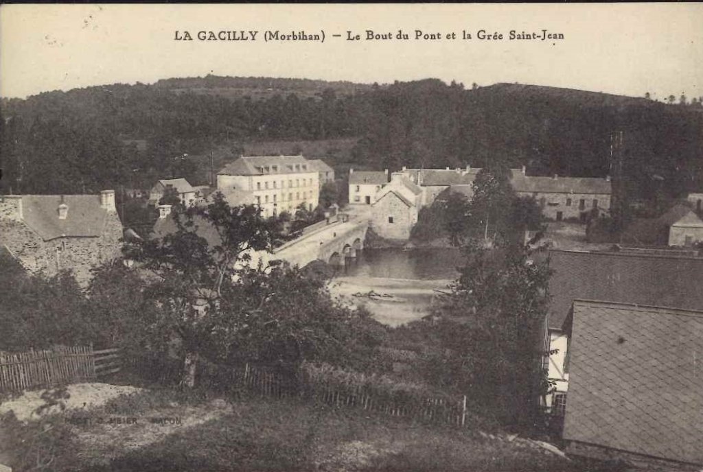 La Gacilly - Le bout du pont et la Grée Saint Jean.jpg