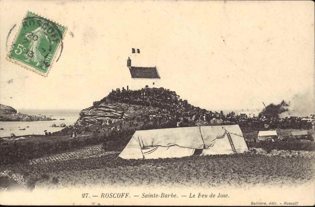 27 - Roscoff - Sainte Barbe - Le feu de joie.jpg
