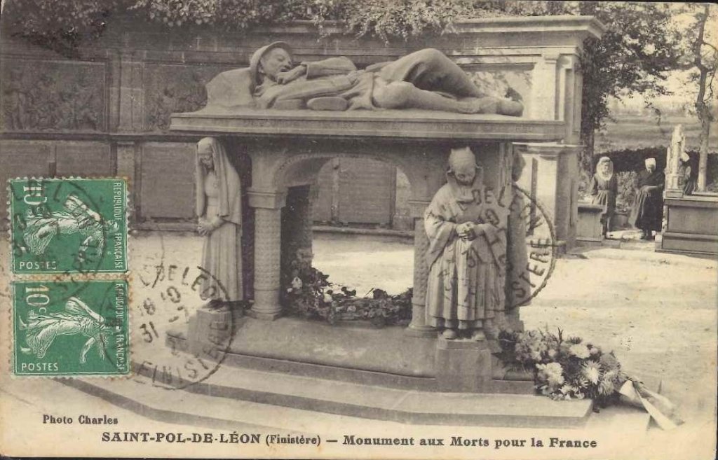 Saint Pol de Léon - Monument aux morts pour la france.jpg
