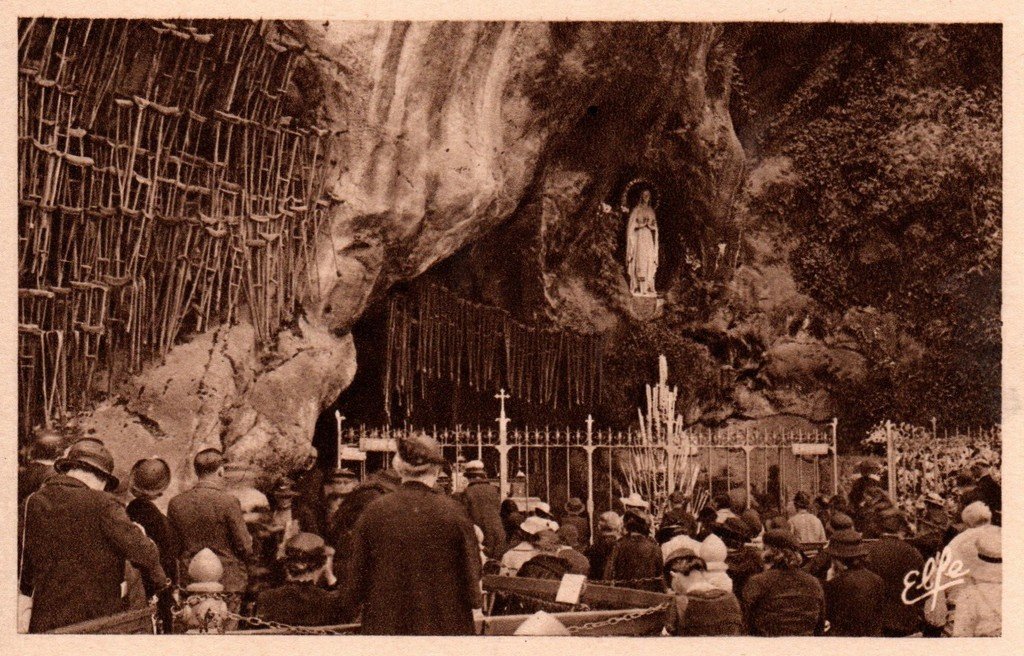Lourdes 825 Labouche.jpg