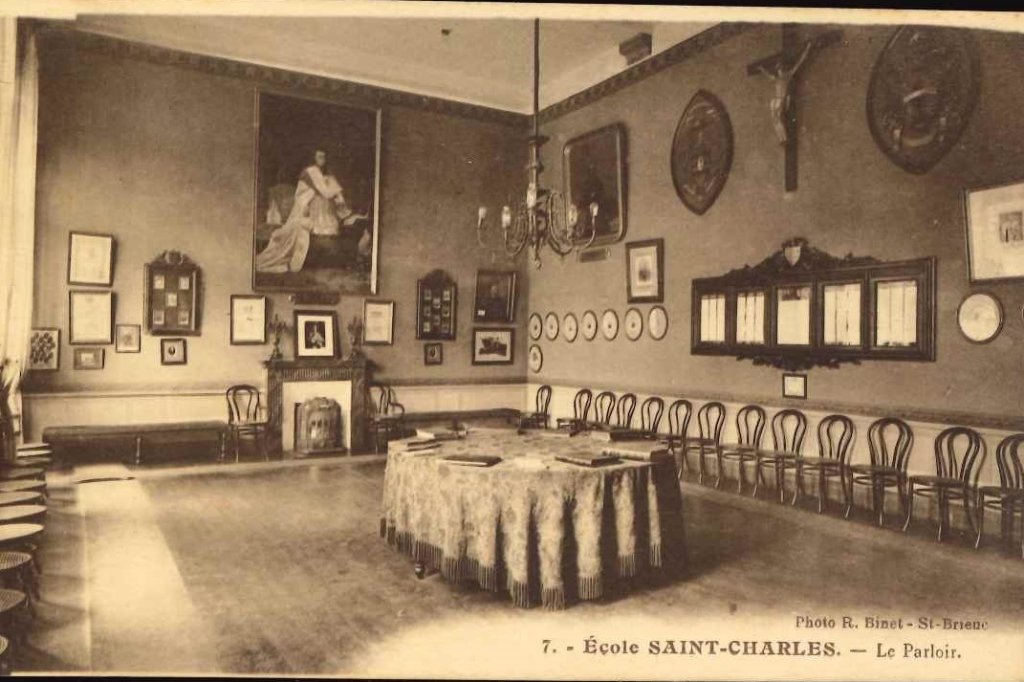 7 - Ecole Saint Charles - le parloir.jpg