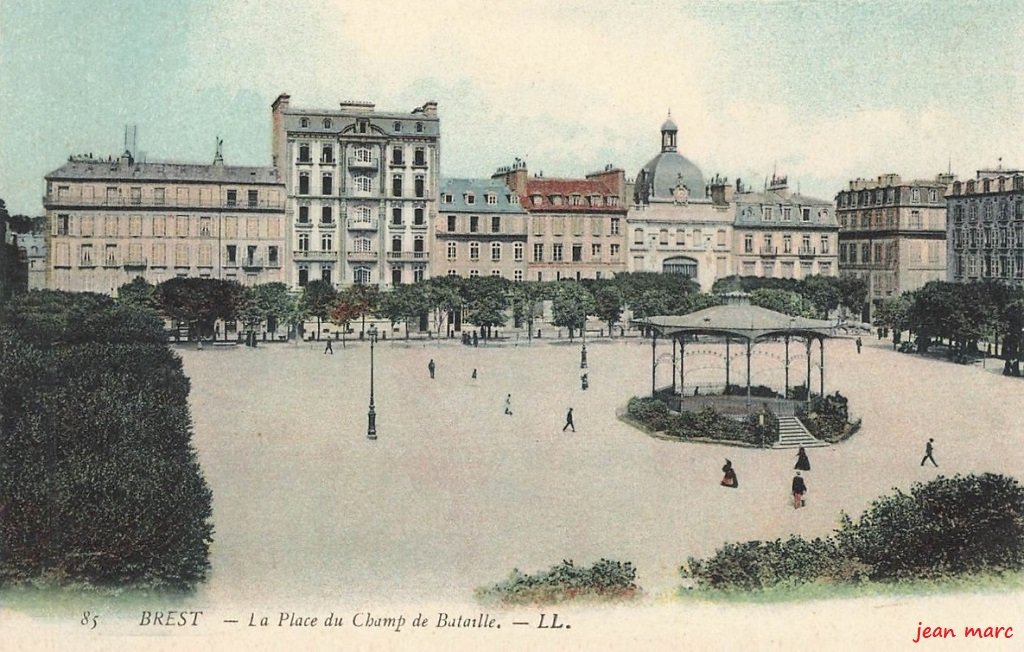 Brest - La Place du Champ de Bataille 85.jpg