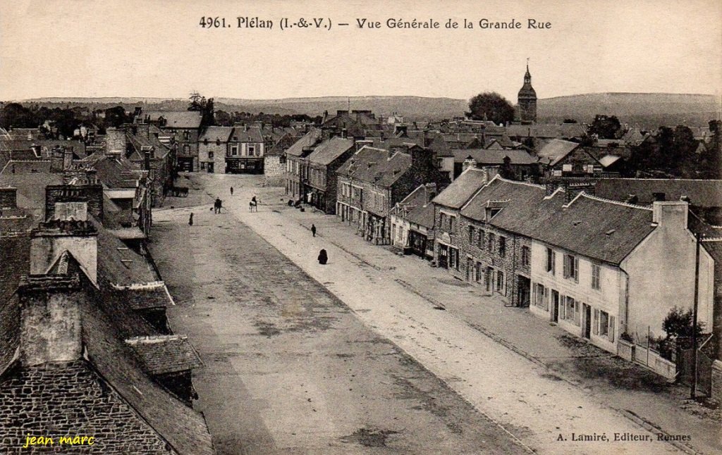 Plélan-le-Grand - Vue générale de la Grande Rue.jpg