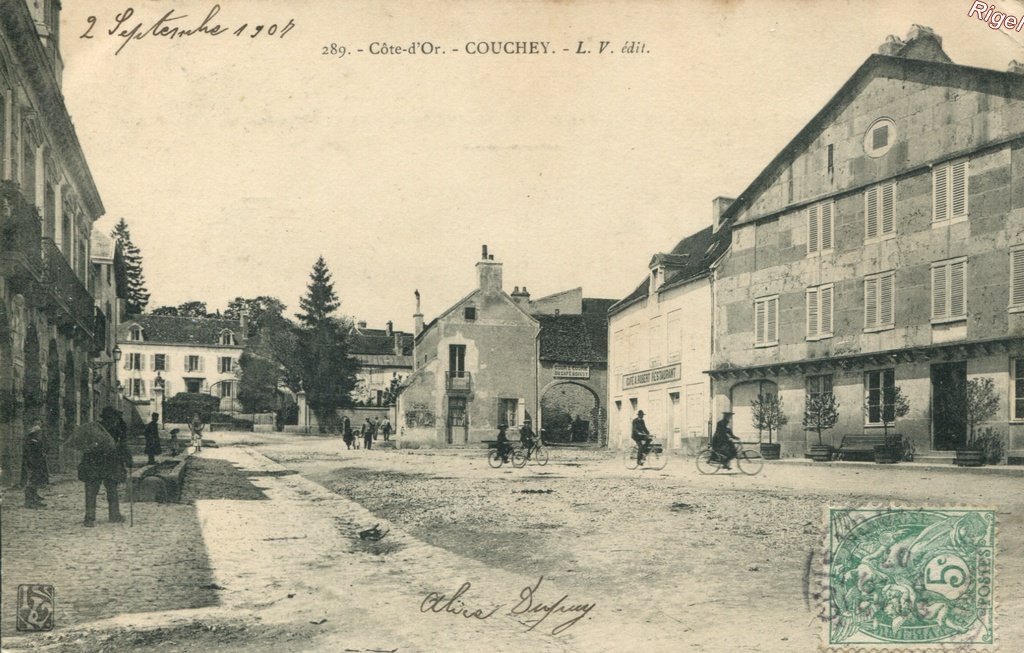 21-Couchey - 289 LV Edit.jpg