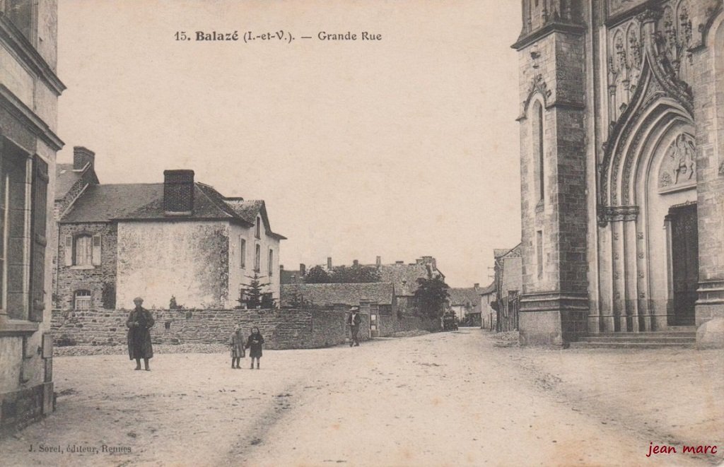 Balazé - Grande rue.jpg