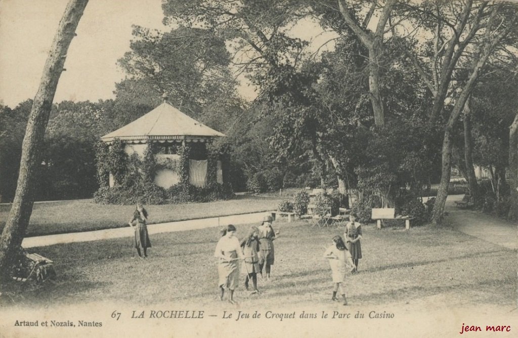 La Rochelle - Le Jeu de Croquet dans le Parc du Casino.jpg