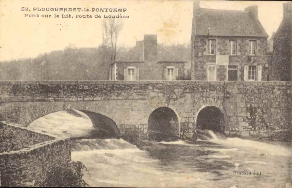 53 - Plouguenast Le Pontcamp - Pont sur le Lilé, route de Loudéac.jpg