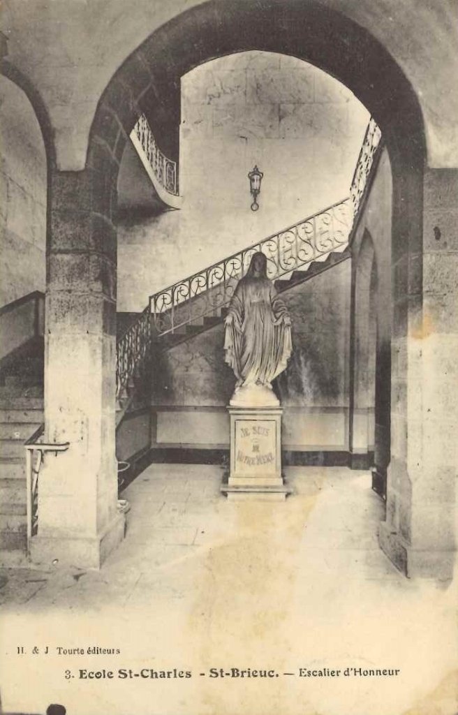 Saint Brieuc - Ecole Saint Charles - Escalier d'honneur.jpg