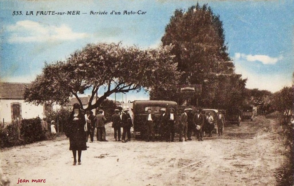 La Faute-sur-Mer - Arrivée d'un Auto-Car.jpg