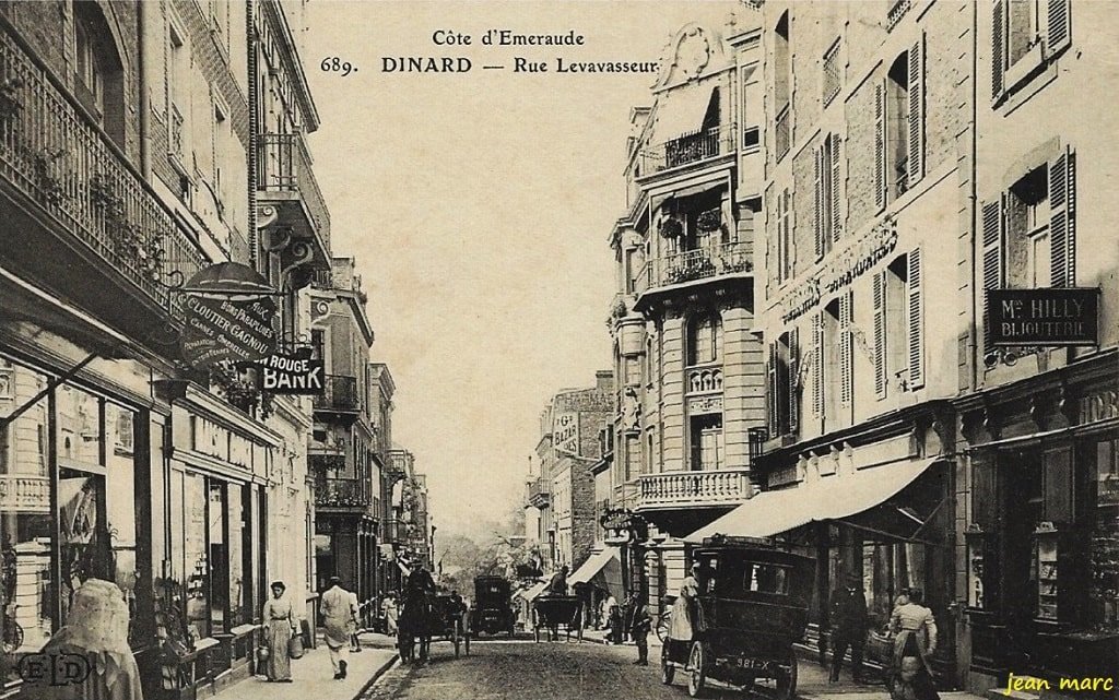 Dinard - Rue Levavasseur 689.jpg