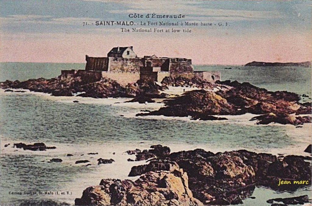 Saint-Malo – Le Fort National à Marée basse.jpg