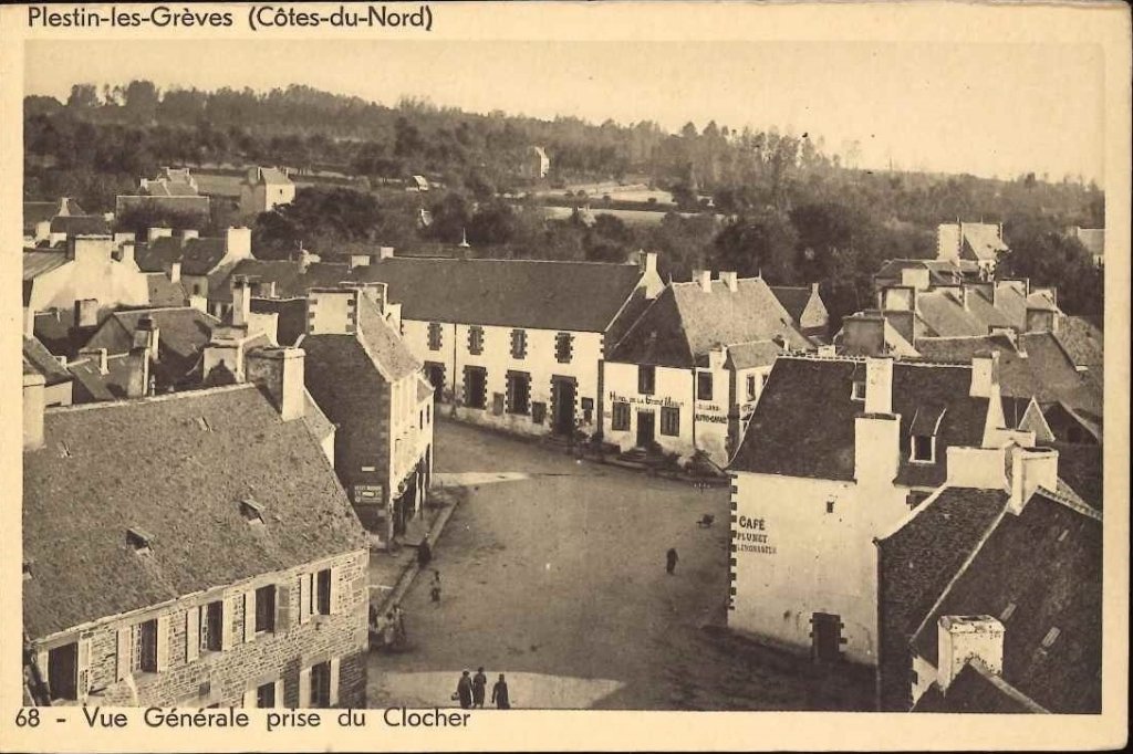 68 - Plestin les Grèves - Vue générale prise du clocher.jpg