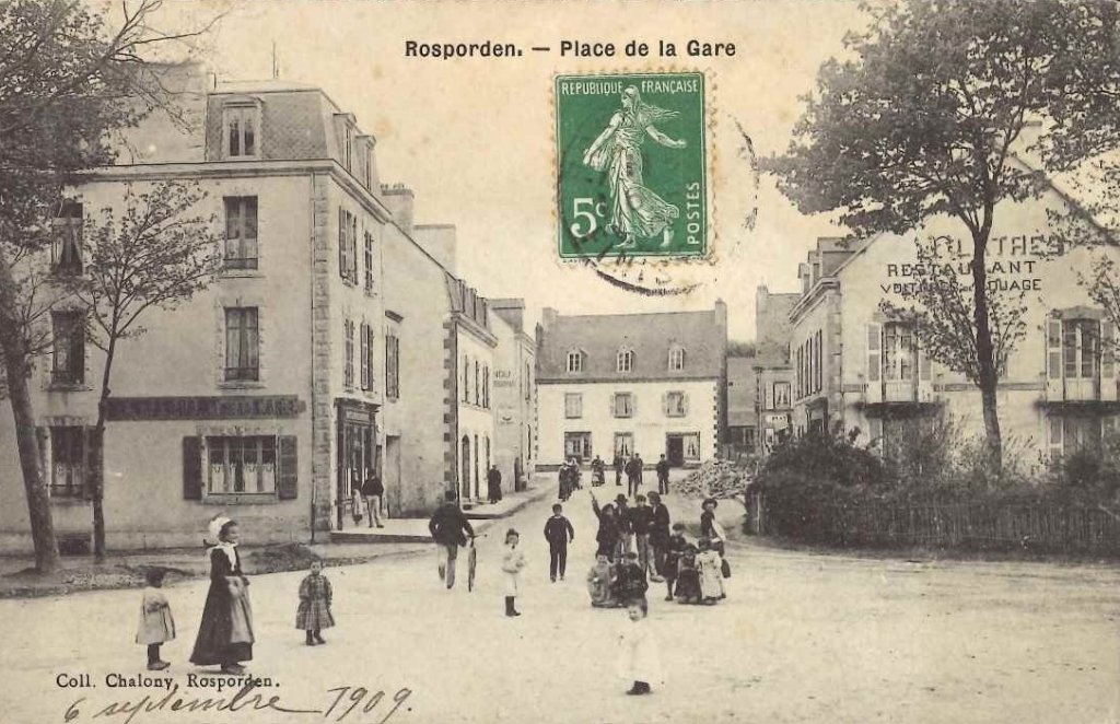 Rosporden - Place de la gare.jpg