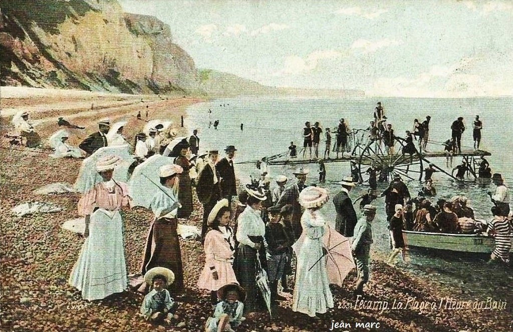 Fécamp - La Plage à l'Heure du Bain.jpg