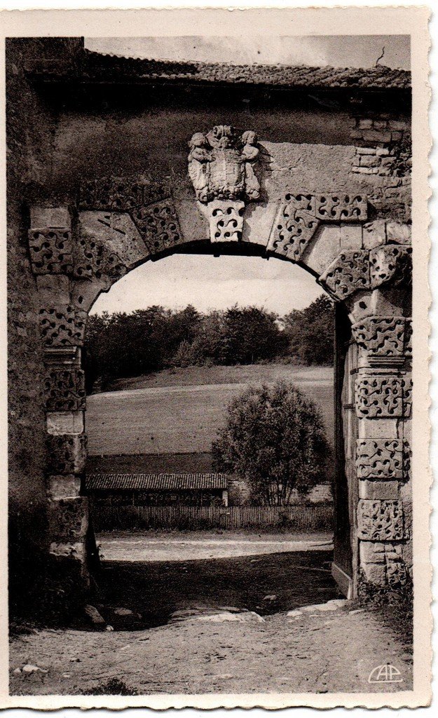 Vaucouleurs 16 CAP.jpg