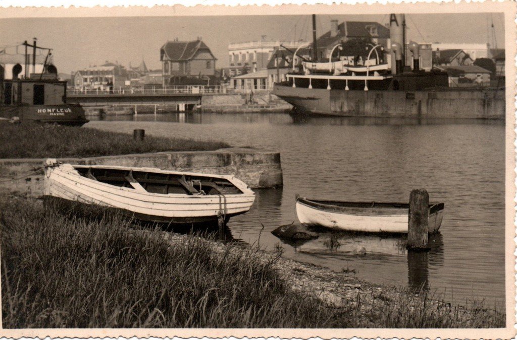 Barques Courseulles.jpg