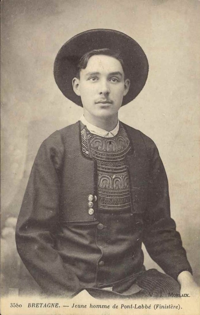 3580 - Jeune homme de Pont-Labbé.jpg