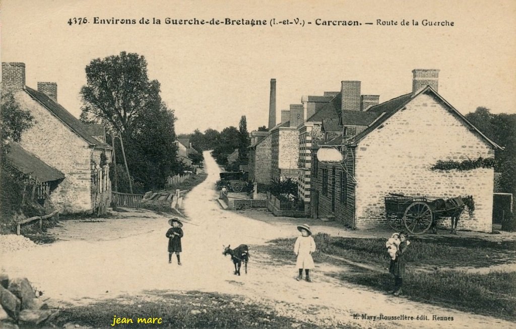 Carcraon - Route de la Guerche.jpg