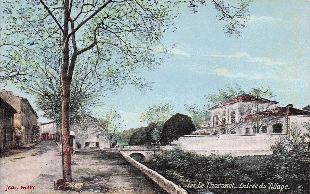 Le Thoronet - Entrée du Village.jpg
