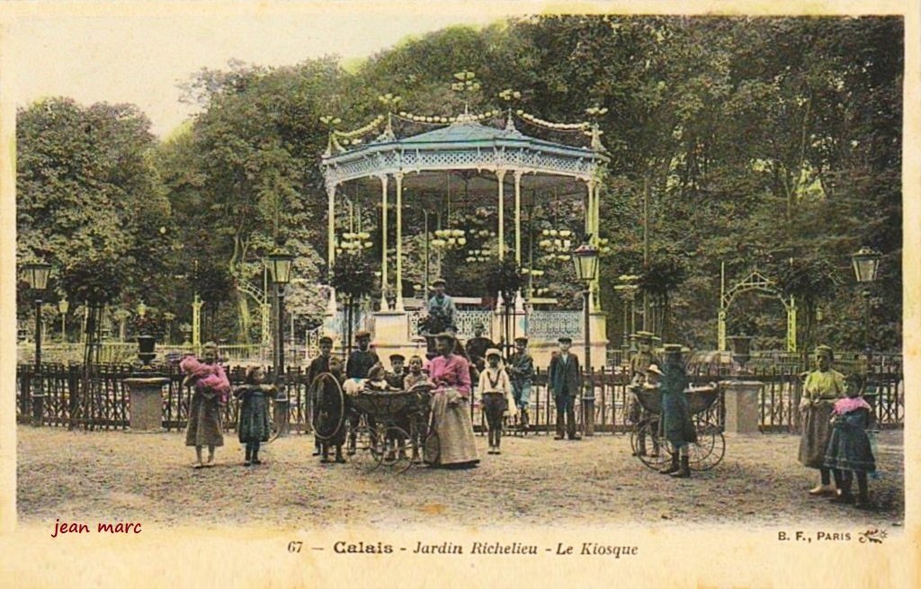 Calais - Jardin Richelieu - Le Kiosque.jpg