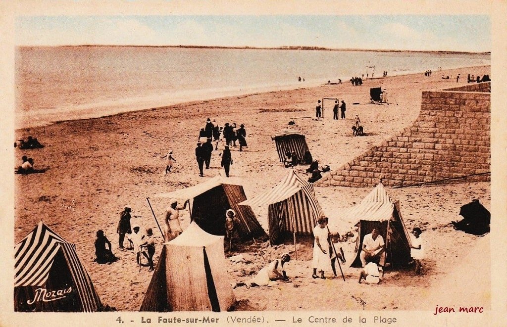 La Faute-sur-Mer - Le Centre de la Plage.jpg