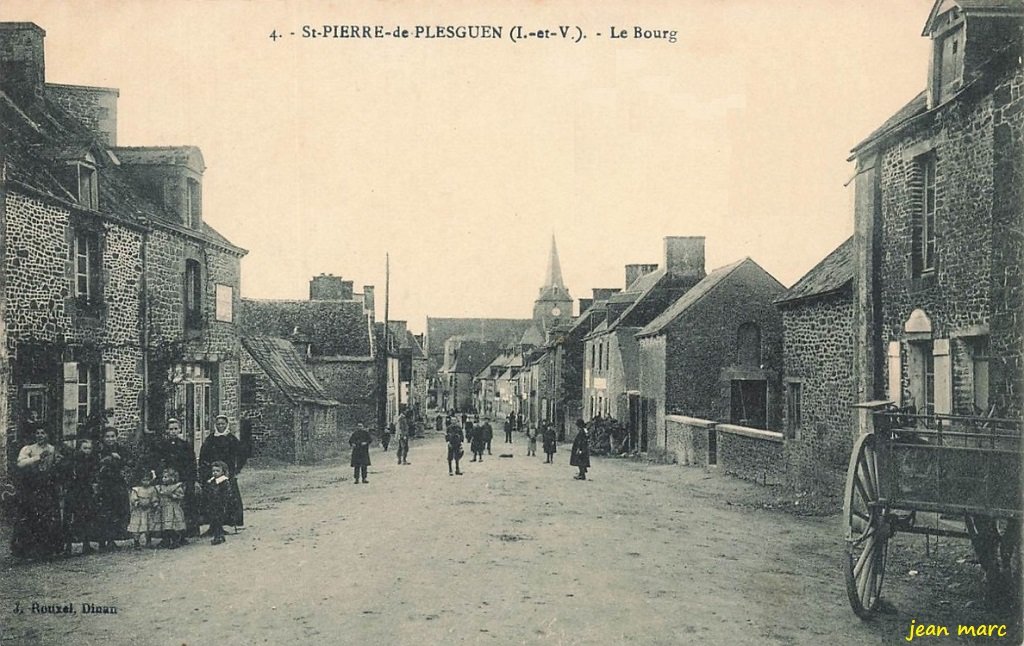 Saint-Pierre-de-Plesguen - Le Bourg.jpg