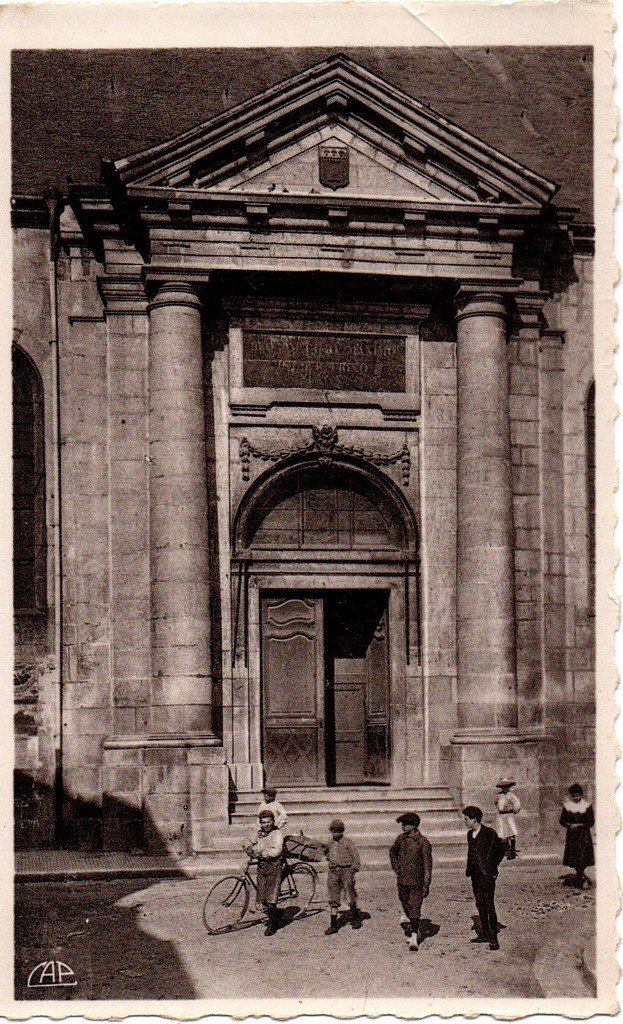 Vaucouleurs 8 CAP.jpg