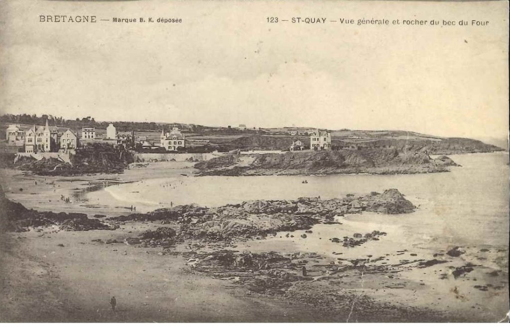 123 - Saint Quay - Vue générale et rocher du bec au four.jpg
