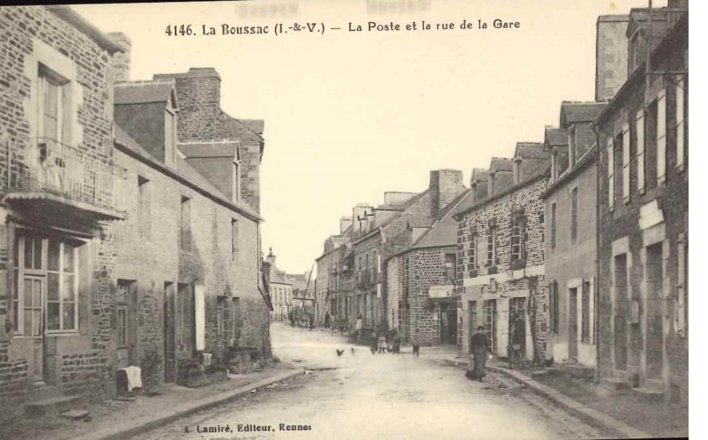 4146 - La Boussac - La poste et la rue de la gare.jpg