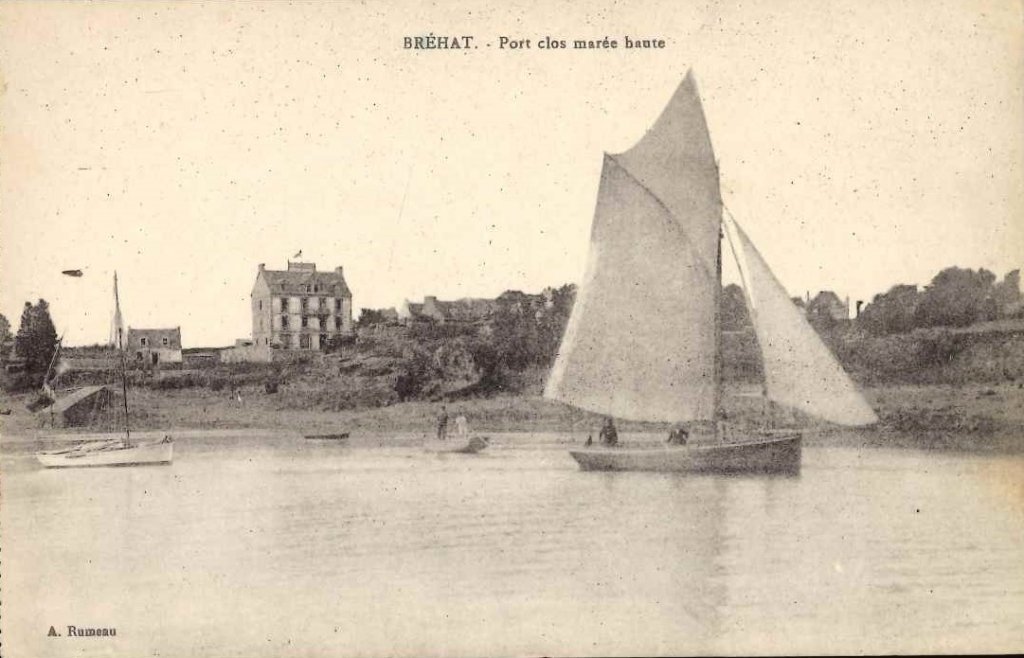 Voilier Bréhat - Port clos à marée haute - Bzh35.jpg