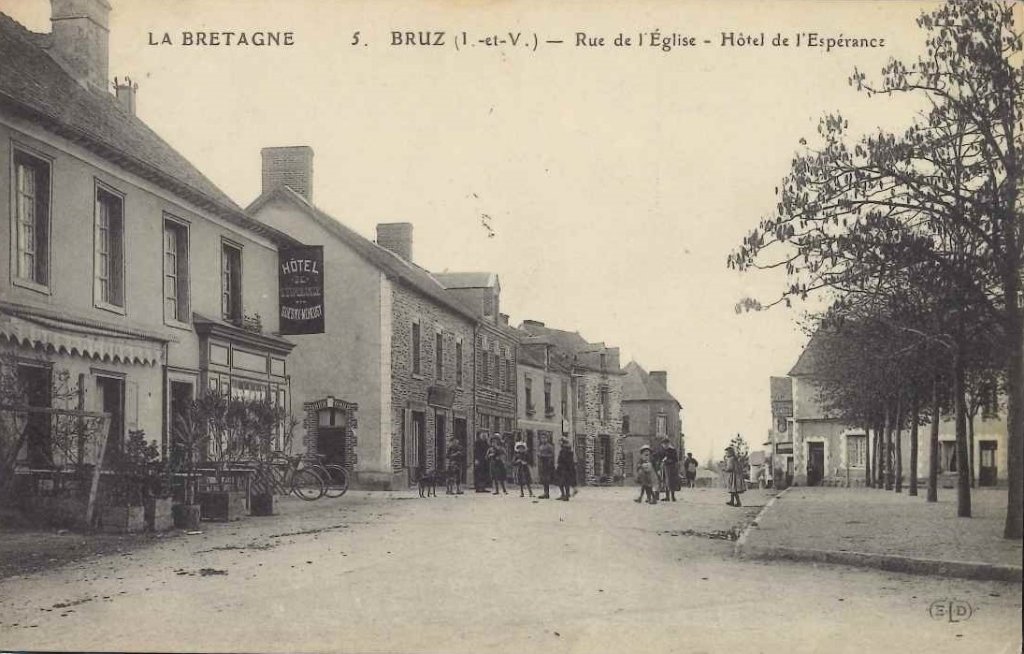 5 - Bruz - Rue de l'église - hotel de l'espérance.jpg