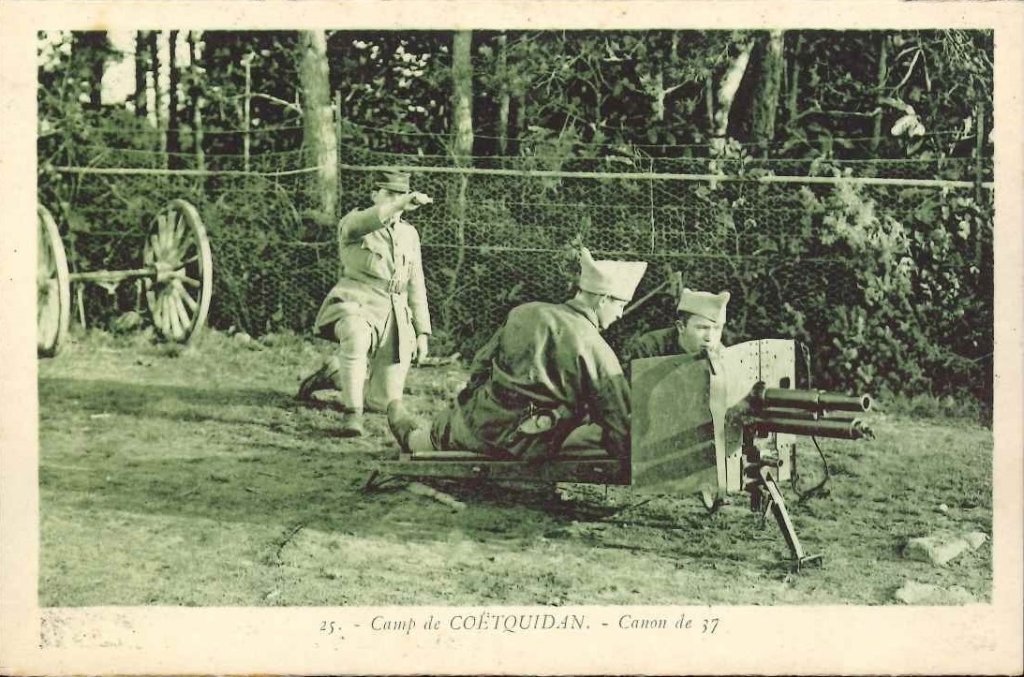 25 - Camp de coëtquidan - canon de 37.jpg