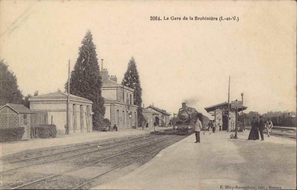 2064 - La gare de la Brohinière.jpg