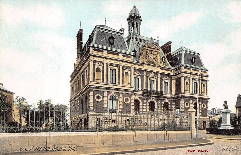 Saint-Servan - Hôtel de Ville.jpg